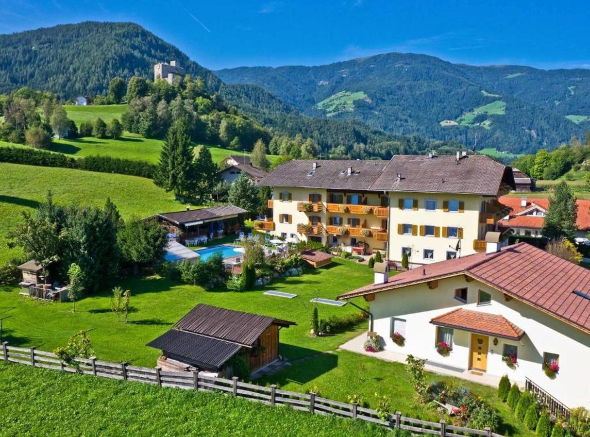 Hotel Martinerhof San Lorenzo di Sebato Exterior photo